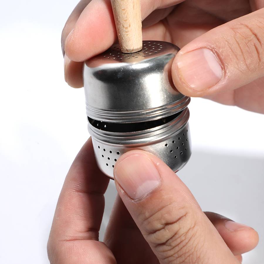 Hot sale fine holes stainless steel tea infuser strainer filter with wood handle